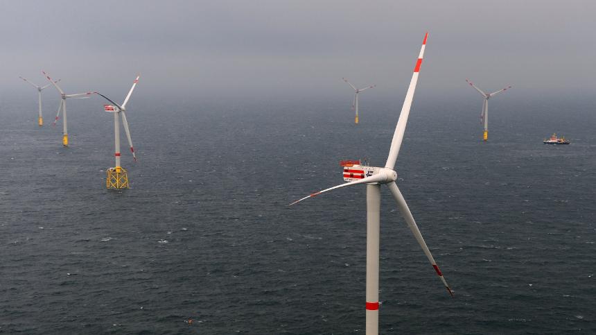 Erster deutscher off-shore Windpark alpha ventus vor Borkum
